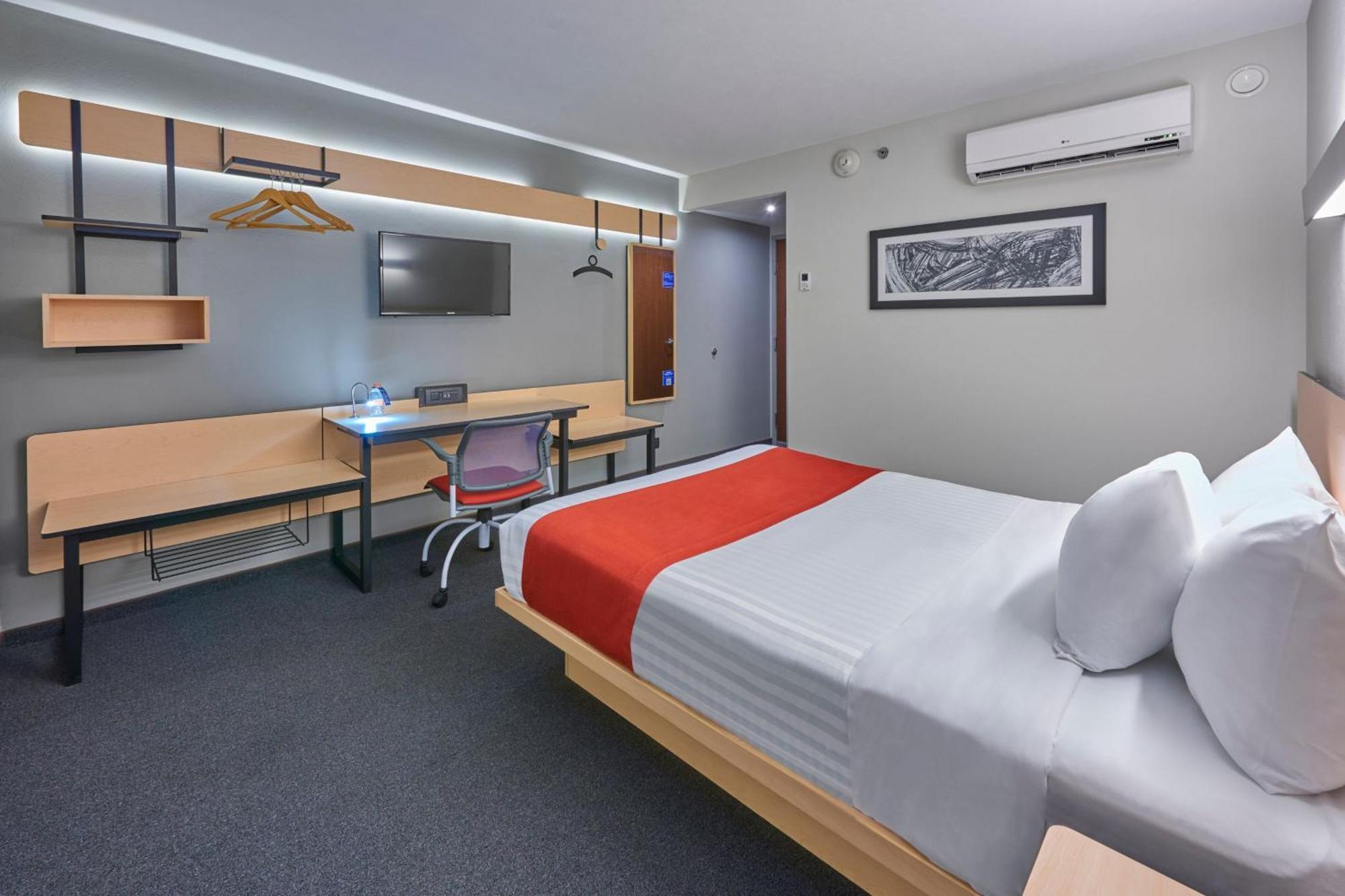 City Express By Marriott Irapuato Norte Exterior photo